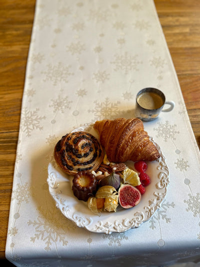 Table Runner - Golden Snowfall